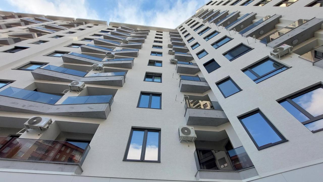 J&J Apartment Skopje Bagian luar foto