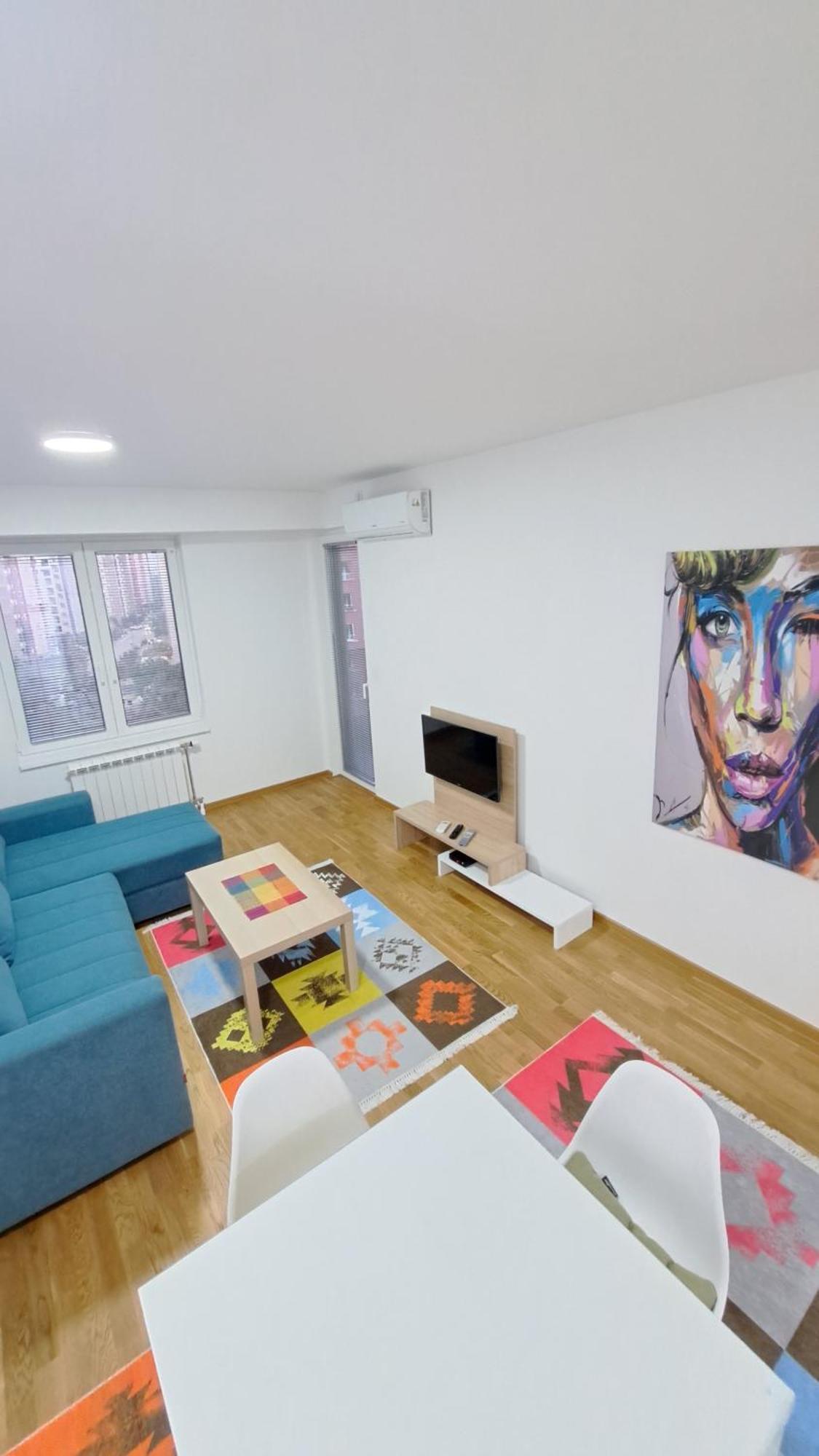 J&J Apartment Skopje Bagian luar foto