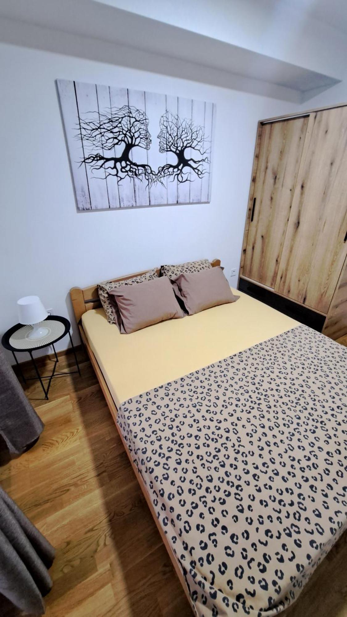J&J Apartment Skopje Bagian luar foto